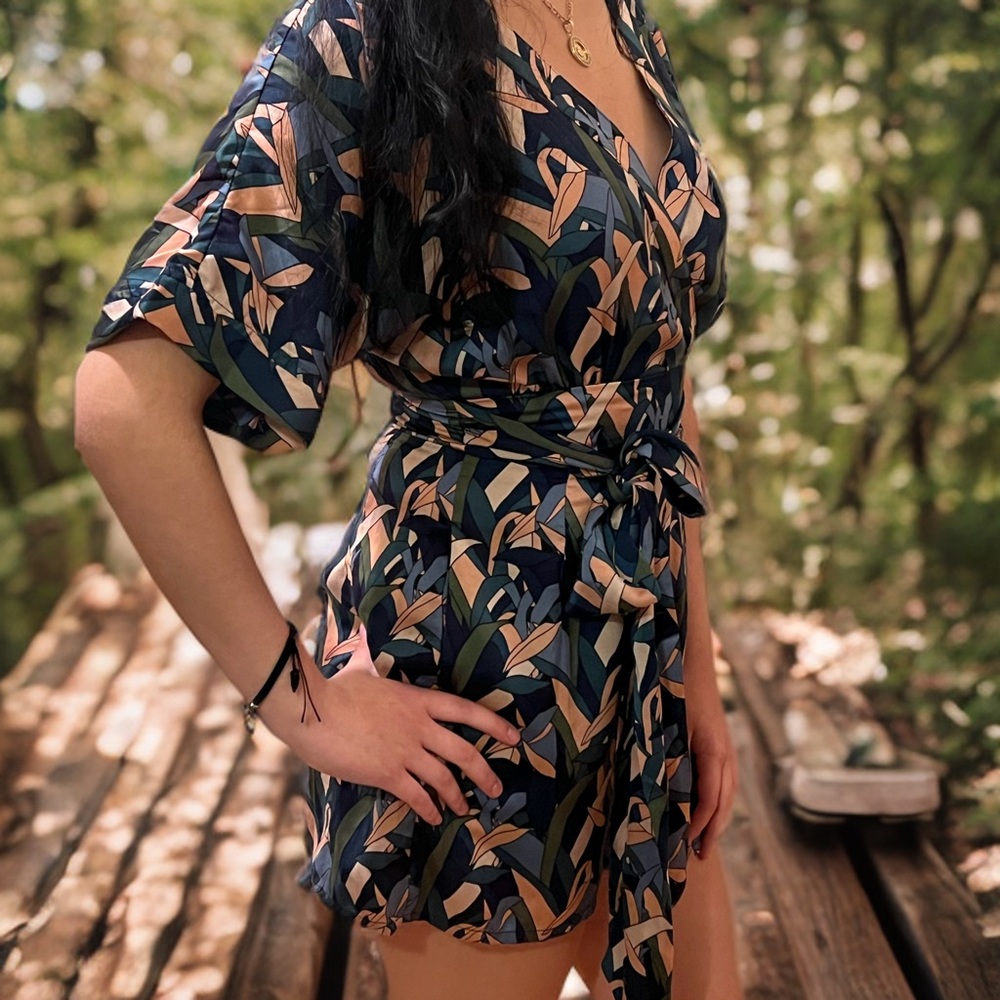 Women's Summer V Neck Tropical Print Short Romper Half Flare Sleeve Tie Waist